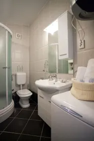Nice apartment with pool and partial sea view - Image 2