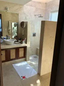 MAISON BALINESSE UNIQUE, VUES MAGNIFIQUES SUR L'OCEAN ET LA BAIE DE ZIHUATANEJO - Image 2