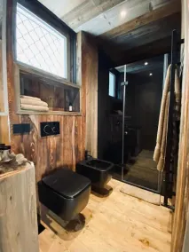 5* Central Cortina newly refurbished. 3’ from Freccia nel Cielo  cable car. - Image 2