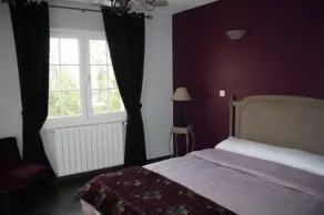 Large apartment with terrace in character property - Image 4