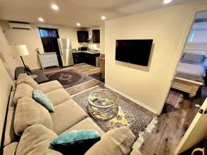 Sherman Oaks Cozy Guest House  - Image 5