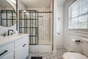 The Vanderbilt Mansion Apt 9 Near Downtown and TWU - Image 2