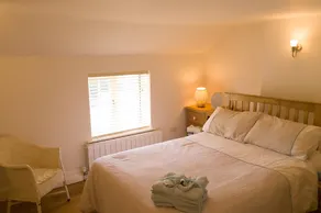 Cottage with Covered  Hot Tub 38C sleeps 6 Godshill New Forest National Park - Image 4