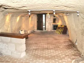 Medieval Troglodyte Cottage in Loches, Pets Allowed - Image 2
