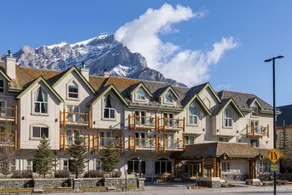 Relaxing Stay in Banff! Lovely Superior King Room - Image 4