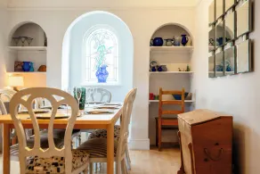 Beautiful 5-Bedroom Home Near Stroud - Image 4