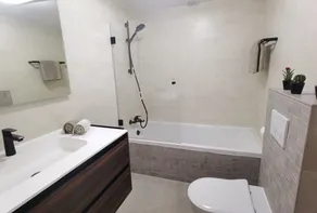 Apartment 'Luxurious Penthouse with 150m2 Terrace', Pool, Wi-Fi & A/C - Image 2