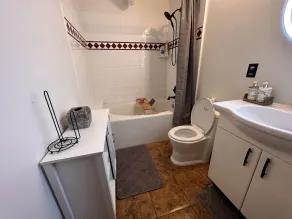 Lovely Condo in Downtown LA w/ Great Views & Pool - Image 4