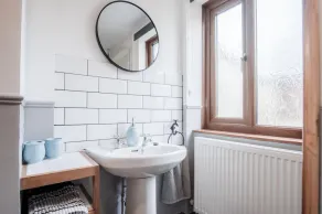 The Brambles - 2 bedroom Cottage - Llanteg - Image 4