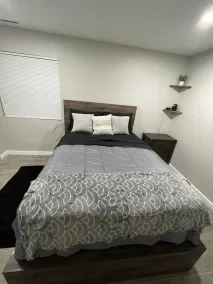 Cozy & Spacious / 3 Min Walk to Yale Hospital - Image 5