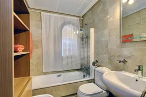 Apartment 'Marina de la Duquesa 805' Close to the Beach with Pool - Image 4