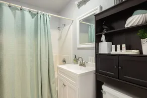 CENTRAL LOCATION, DUPLEX CLOSE TO ALBERTA ART DISTRICT !! - Image 3