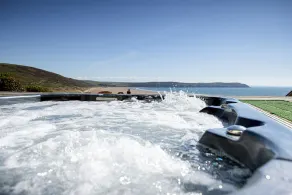 Enjoy Stunning Sea Views From A Detached Contemporary Coastal Holiday Home - Image 2