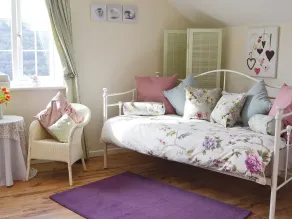 1 bedroom accommodation in Calstock - Image 5