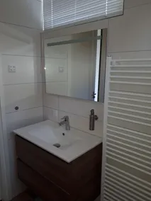 Nova casa elegante, com belas vistas sobre prados. - Image 3