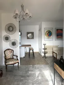 Maison de Famille Sous les Pins Avec Piscine - Image 2