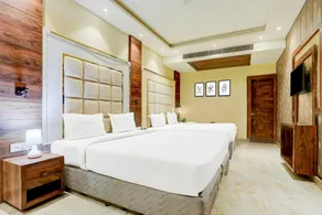 Deluxe With Twin Bedthe Aurum - Image 2