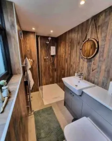 Family (sleeps 7) & Pet Friendly Cottage in Teignmouth by the beach - Image 4