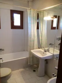 Beautiful Greek Villa  - 5 minutes from the beach! - Image 5