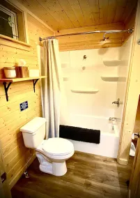 Quiet, peaceful, spotless studio near Lake Superior and all Bayfield amenities. - Image 4