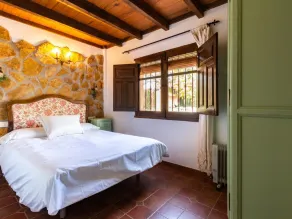 Rustic Andalusian farmhouse with private pool - Image 4