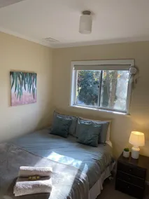 Secluded accommodation in close proximity to the picturesque township of Bright. - Image 5