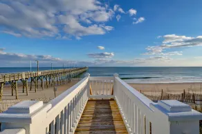 Hot Tub, BeachFront, Island Center, Walk to Restaurants - Image 4
