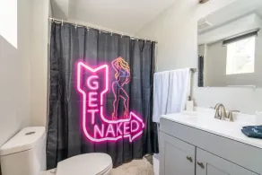 Plush 1 bed APT near Five Points! Bring your pets! - Image 2