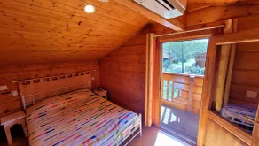 A BIAS Chalet 4 à 6 Personnes Entièrement Climatisé Chargeur VE 7kw-Wifi-Balnéo et Piscine - Image 5