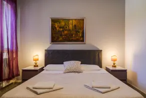 Wohnungen in freistehender Villa in 8 individuelle Wohnungen mit Pool umgewandelt - Image 3