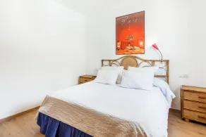 Chalet with air conditioning, pool, terrace, garden & Wi-Fi; pets welcome - Image 5
