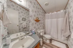 3 BR/2 BA Luxury Cabin Stay at Pecan Valley Ranch - Image 5