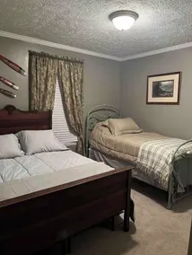 Secluded 3 bedroom home with creek in the back yard - Image 5