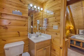 2b2b Cozy Cabin-Walking distance to Parkway! 208 - Image 2