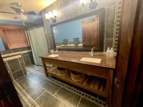 River Rock Lake House, East Texas Sleeps 10 Pet Friendly Upscale Luxury - Image 4