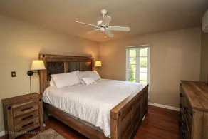 Lakeside Luxury - Image 2