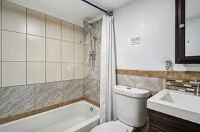 Modern, 1BR APT With Parking , 25 min to MET LIFE , 30 min to NYC - Image 2