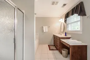 10 bedroooms/baths, 4 mi from VT - Image 5