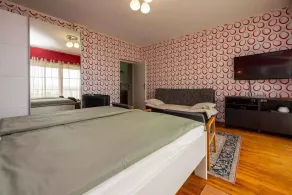 Holiday apartment with parking - Image 5