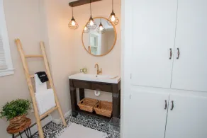 Spacious Retreat, High Speed Wi-Fi! Walk To Lake and Camp of the Woods! - Image 2