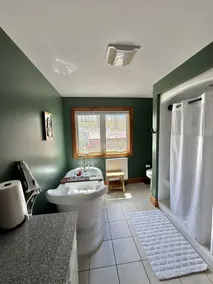 Beautiful contemporary 3 bedroom and 2.5 bath home on Square Pond. - Image 3