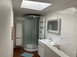 Chambre Spacieuse au Calme Dans une Belle Propriété Familiale - Image 2