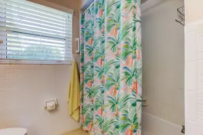 2Miles2GulfBeaches. Large Yard, Dog Friendly (Fee)  Bonus Lounge/ Kids Room  - Image 4