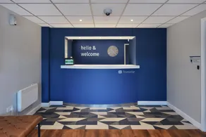 Travelodge London Park Royal Hotel - Image 2