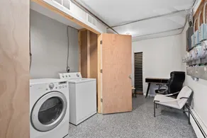 Contemporary 1BR, Fast WiFi, Pet-Friendly - Image 2
