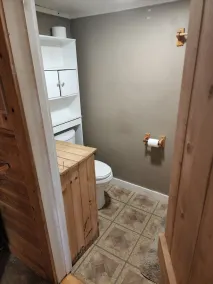 1 Bedroom house with direct trail access - Image 2