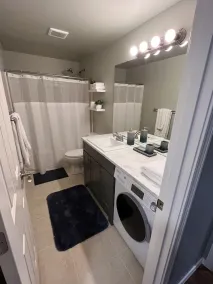 Tranquil 2 bedroom apartment with private yard and deck - Image 3