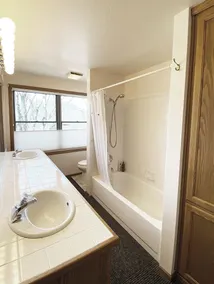 Premier Neighborhood - Sleeps 10 - King Beds - .37 miles to Autzen - walk to UO - Image 5