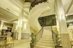 Hotel Garden - Image 2