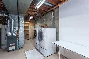 2bed/2bath Large bright and comfortable home - Image 3